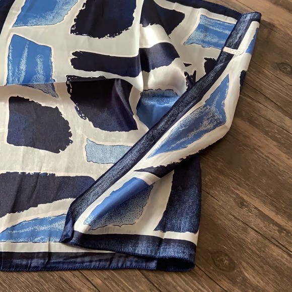 Faux Silk Blue Mosaic Print Artsy Square Neck Scarf - Picture 4 of 4